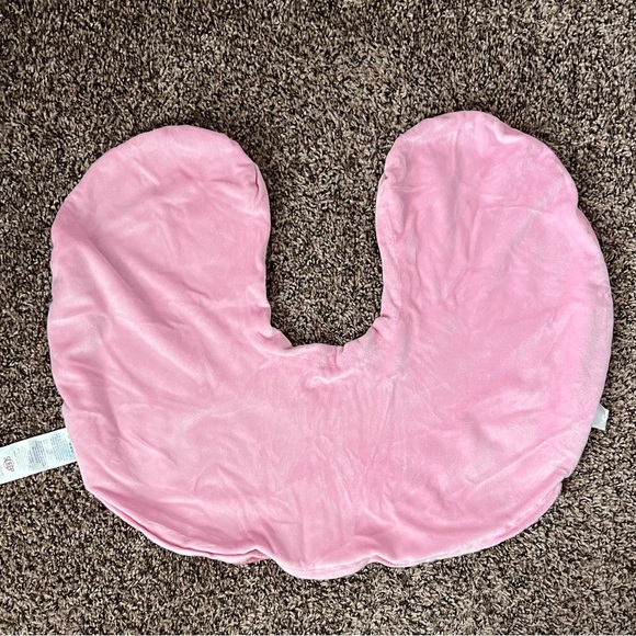 Two gorgeous Boppy pillow covers…🧁 - Picture 5 of 8